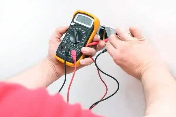 How to Test Voltage Using a Multimeter
