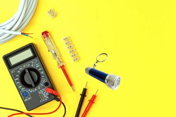 How to check house fuses with multimeter