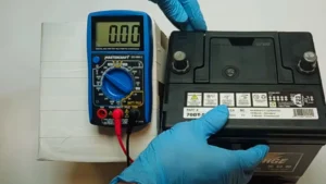 _Check a 12V Battery with Multimeter