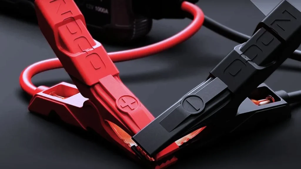 How do you use mini jumper cables?
