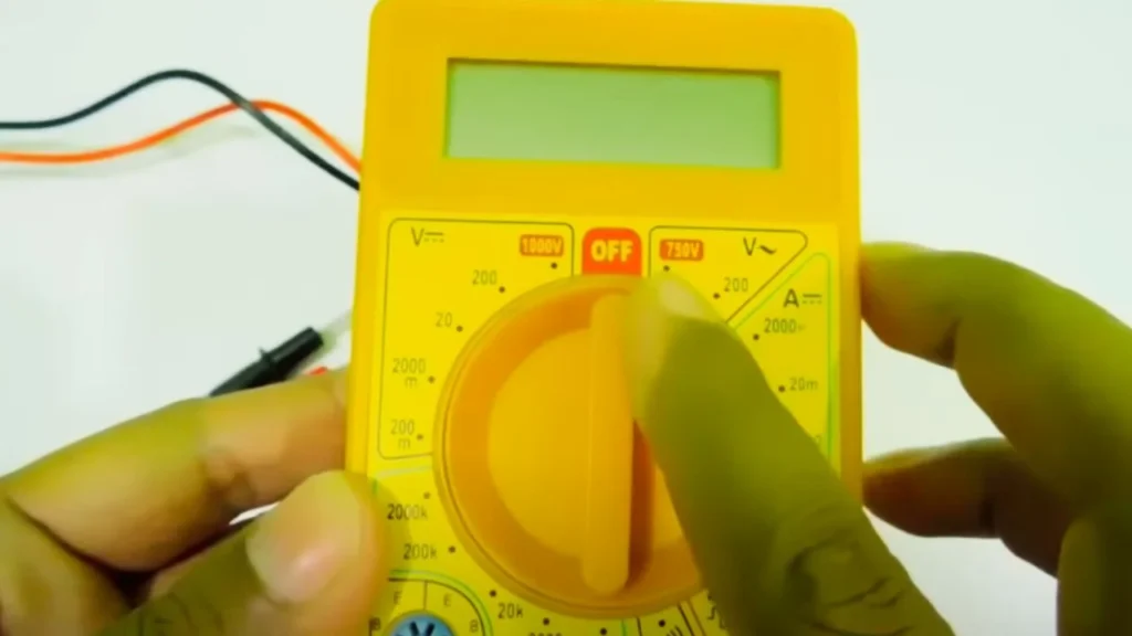 Setting the Multimeter to the Voltage Measurement Mode