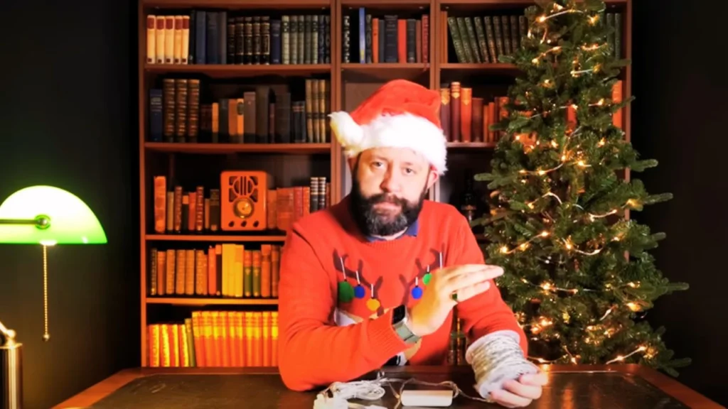 How Many Christmas Lights Can You String Together| 2 Best Ways 1 How Many Christmas Lights Can I String Together?