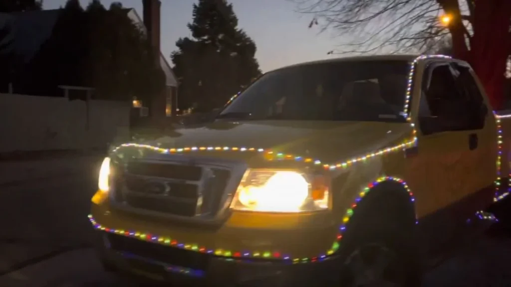How to Put Christmas Lights on a Truck