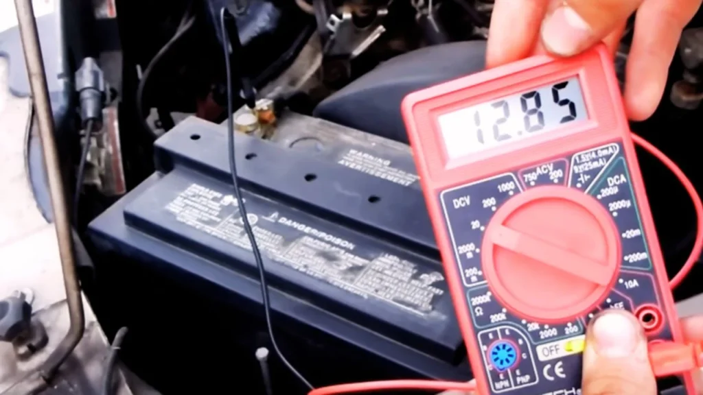Checking the Battery Voltage (Engine Off)